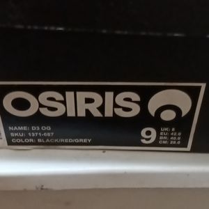 a pair of Osiris d3 og size 9 mens
